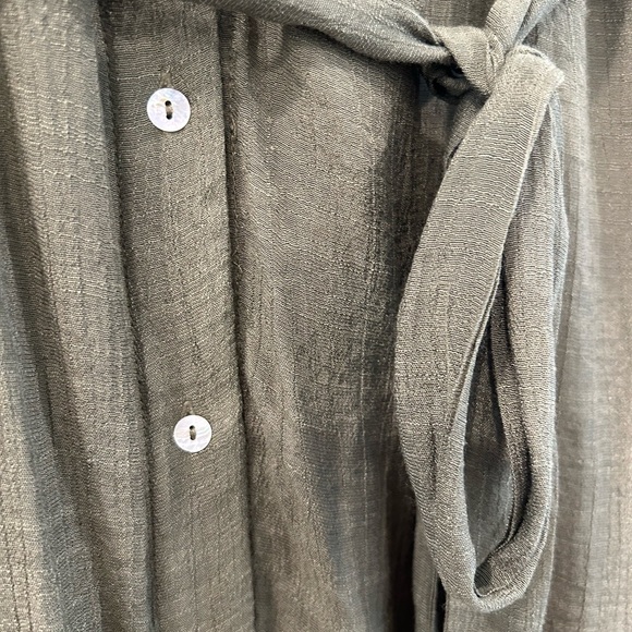 Olive Green Sleeveless Dress - Picture 6 of 7